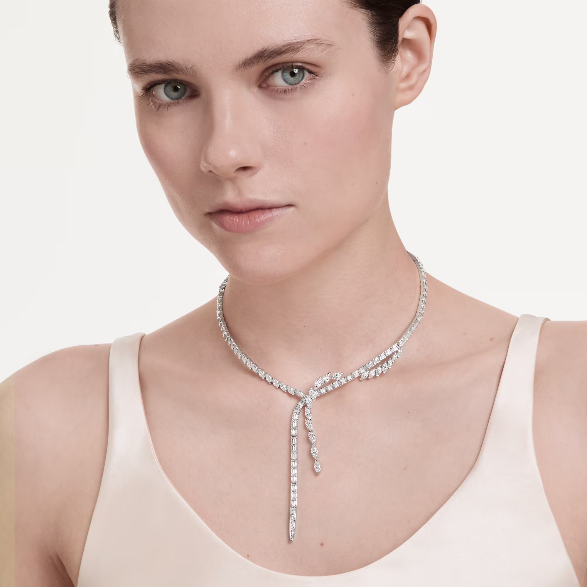 Mesmera Y necklace